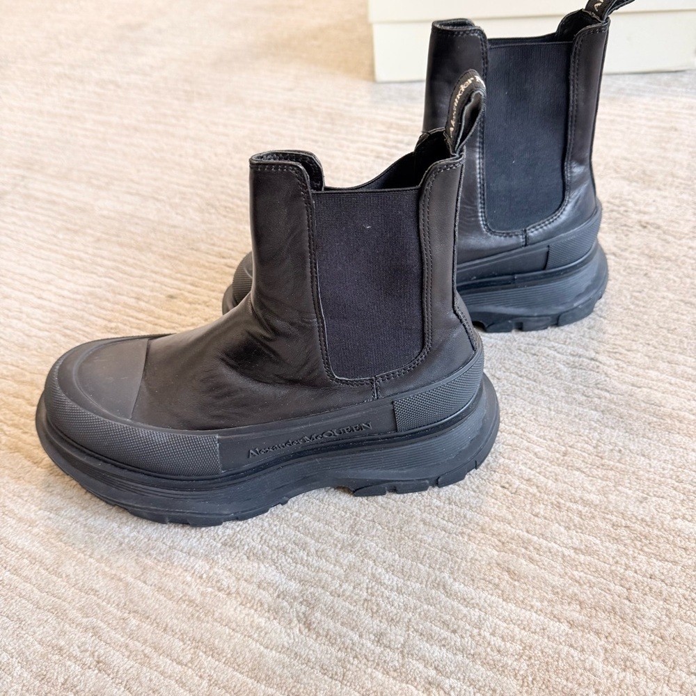 Alexander McQueen Womens Black Leather Ankle Ankle Boots Shoes size 9 - Picture 8 of 16